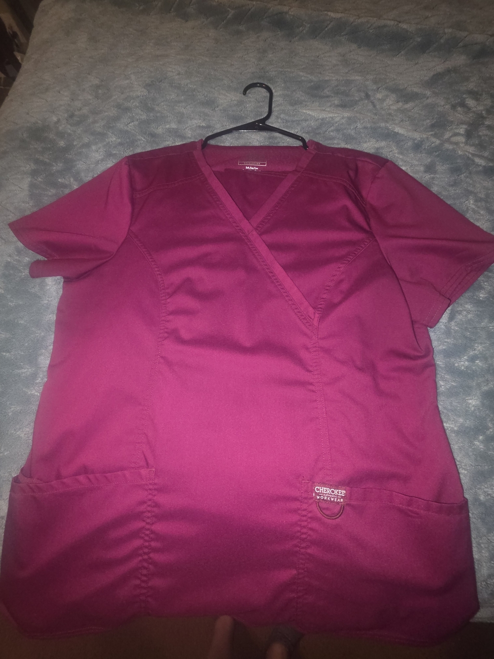 Women's cherokee scrub set in burgundy